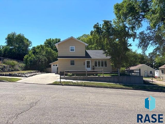 114 N Maple Ave Avenue, Pierre, SD 57501