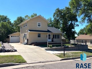 114 N Maple Ave Avenue, Pierre, SD 57501