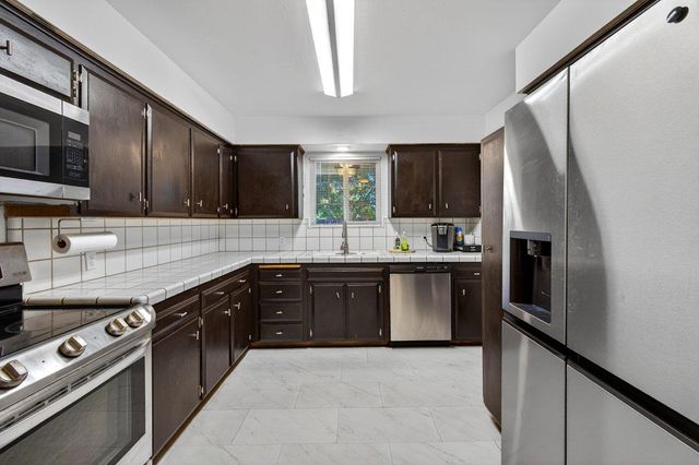 692 W Gettysburg Avenue, Clovis, CA 93612