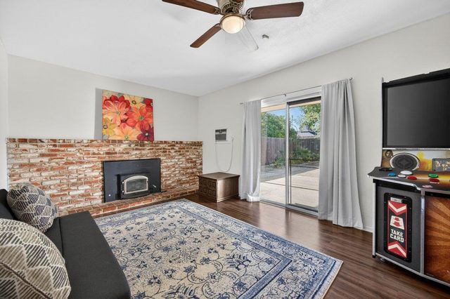 692 W Gettysburg Avenue, Clovis, CA 93612