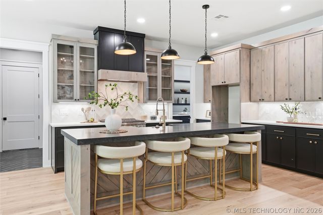 28334 E 71st Place, Broken Arrow, OK 74014