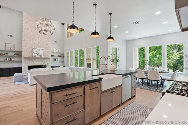 28334 E 71st Place, Broken Arrow, OK 74014