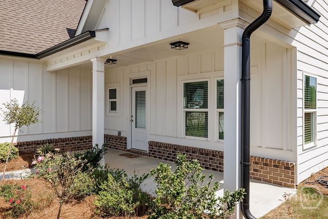 15 Richmond Drive, Statham, GA 30666