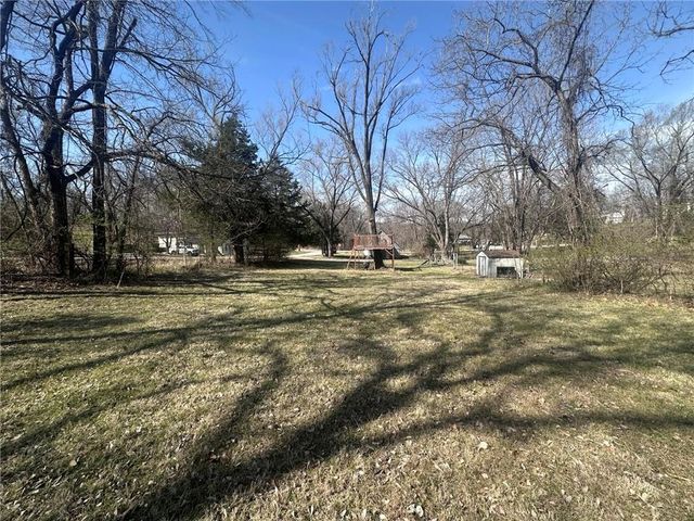 8740 Barber Avenue, Kansas City, KS 66111