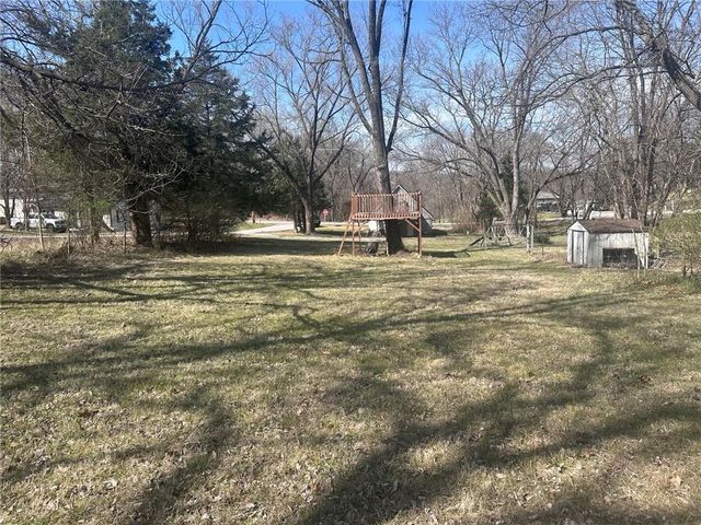 8740 Barber Avenue, Kansas City, KS 66111