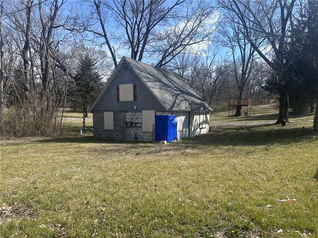 8740 Barber Avenue, Kansas City, KS 66111