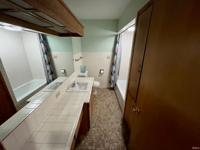 207 Gilliam Drive, Warsaw, IN 46580