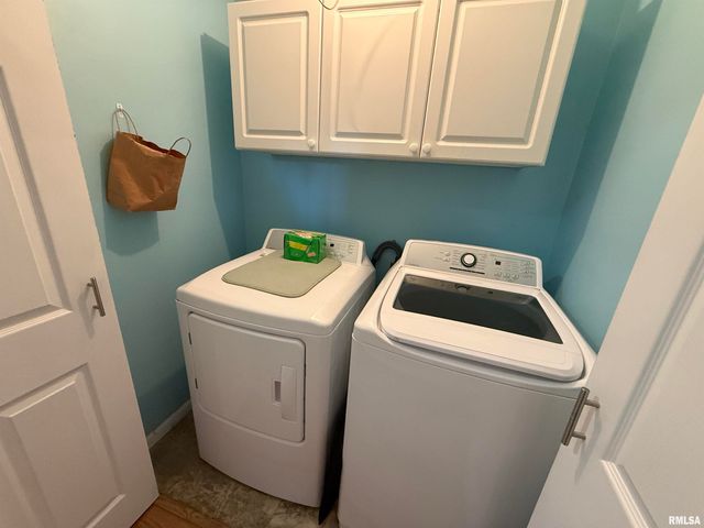 1108 HAWTHORN Road, Salem, IL 62881