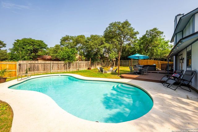 8410 Oak Fence, San Antonio, TX 78251