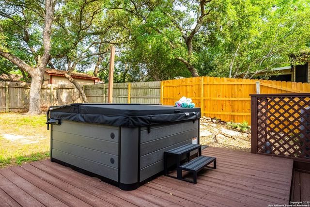 8410 Oak Fence, San Antonio, TX 78251