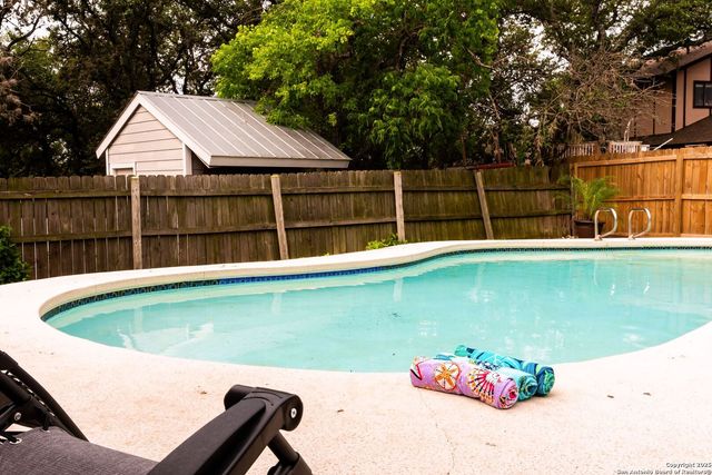 8410 Oak Fence, San Antonio, TX 78251