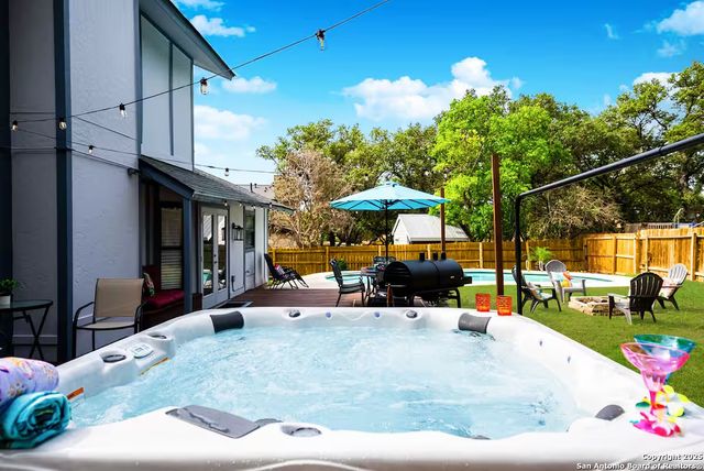 8410 Oak Fence, San Antonio, TX 78251