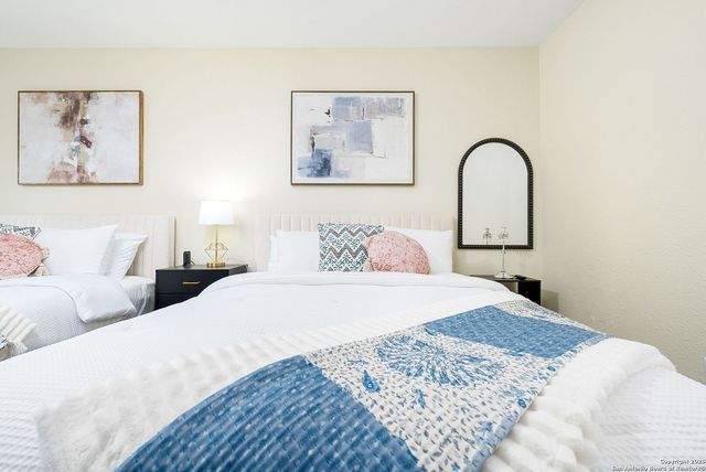 8410 Oak Fence, San Antonio, TX 78251