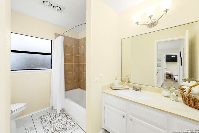 8410 Oak Fence, San Antonio, TX 78251