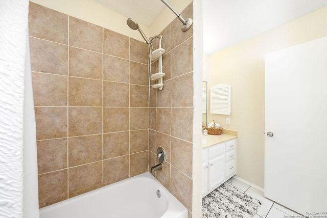 8410 Oak Fence, San Antonio, TX 78251