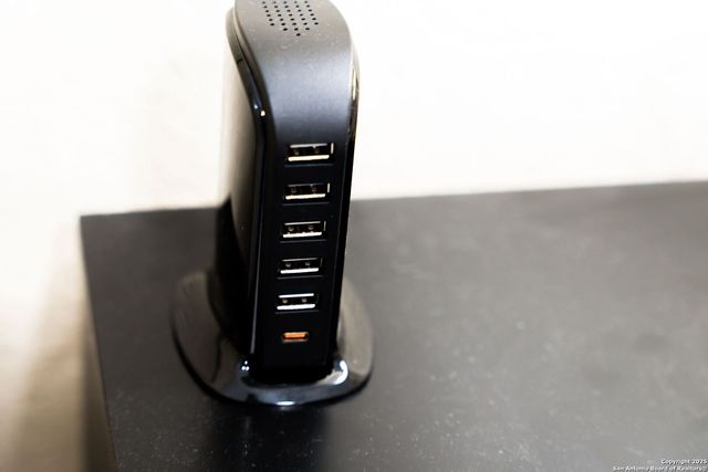 8410 Oak Fence, San Antonio, TX 78251