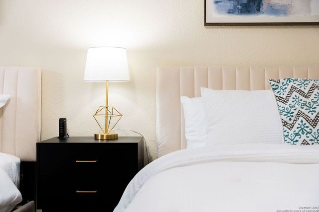 8410 Oak Fence, San Antonio, TX 78251