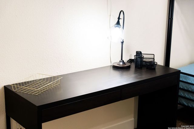 8410 Oak Fence, San Antonio, TX 78251