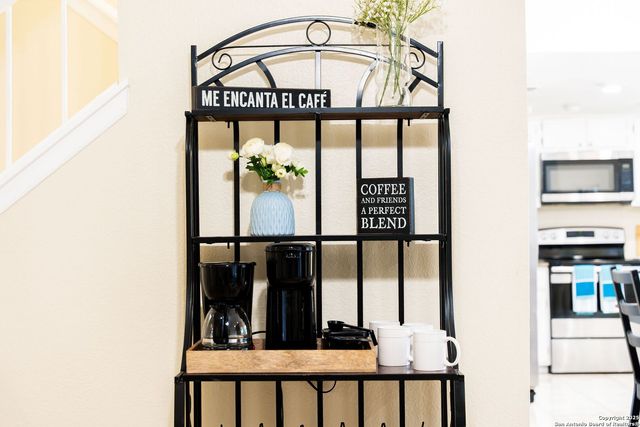 8410 Oak Fence, San Antonio, TX 78251