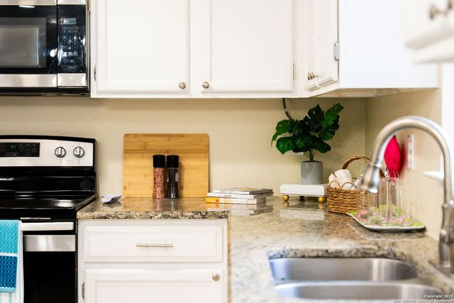 8410 Oak Fence, San Antonio, TX 78251