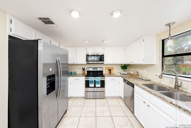 8410 Oak Fence, San Antonio, TX 78251