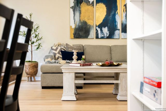 8410 Oak Fence, San Antonio, TX 78251