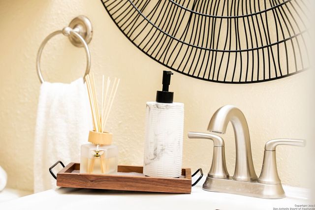 8410 Oak Fence, San Antonio, TX 78251