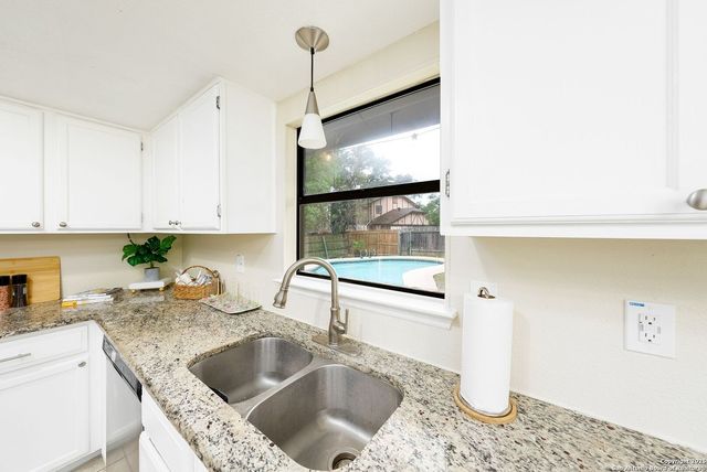 8410 Oak Fence, San Antonio, TX 78251