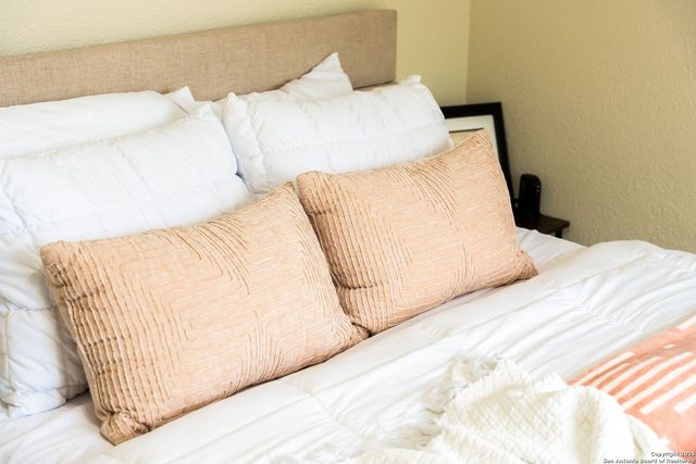 8410 Oak Fence, San Antonio, TX 78251