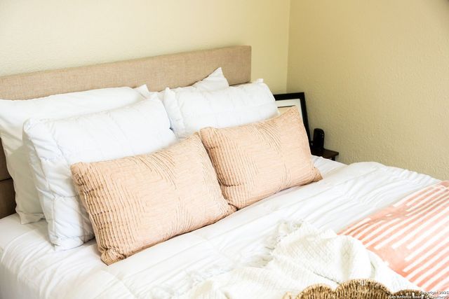 8410 Oak Fence, San Antonio, TX 78251