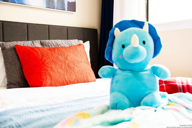 8410 Oak Fence, San Antonio, TX 78251