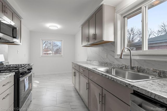 4170 Lincoln Boulevard, Dearborn Heights, MI 48125