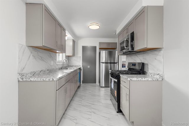 4170 Lincoln Boulevard, Dearborn Heights, MI 48125