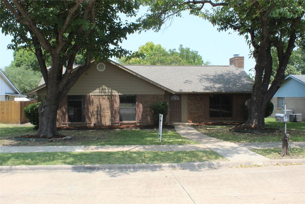 2617 Raintree Drive, Plano, TX 75074