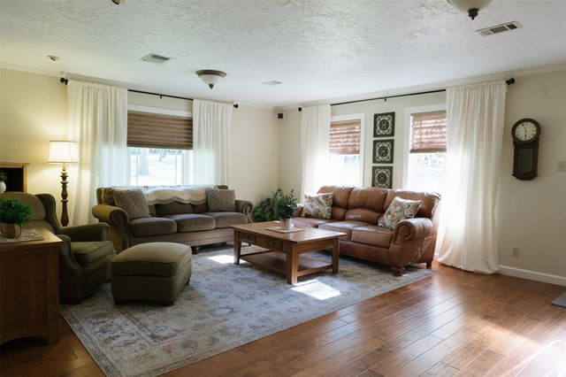 248 JZJ LN, La Grange, TX 78945