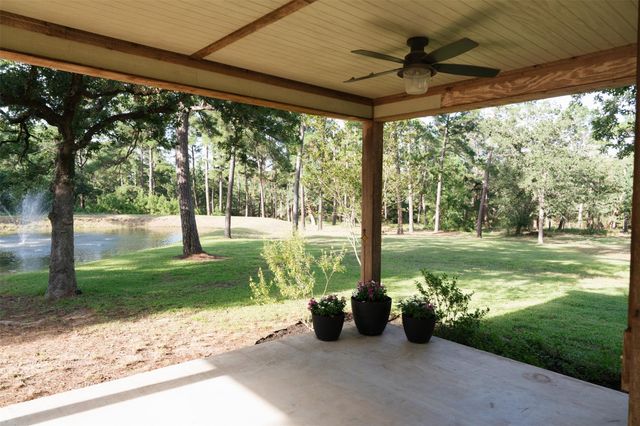 248 JZJ LN, La Grange, TX 78945