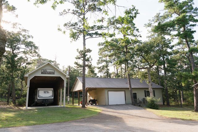 248 JZJ LN, La Grange, TX 78945