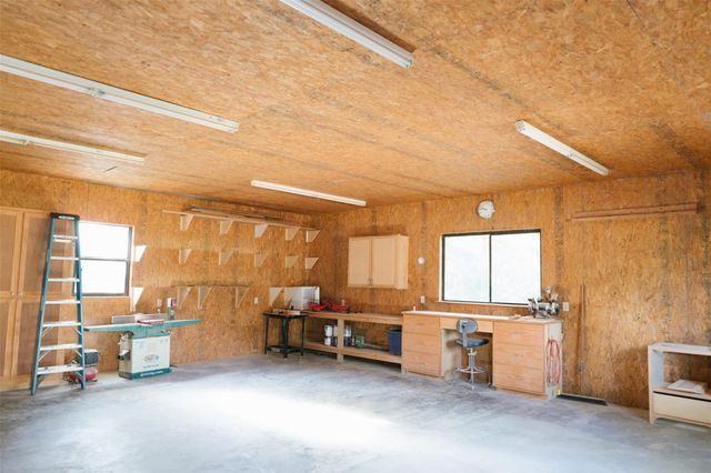 248 JZJ LN, La Grange, TX 78945