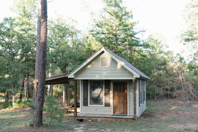 248 JZJ LN, La Grange, TX 78945