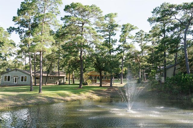 248 JZJ LN, La Grange, TX 78945