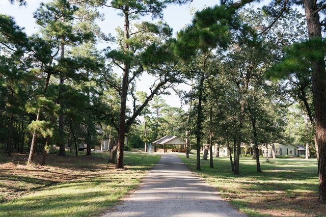 248 JZJ LN, La Grange, TX 78945