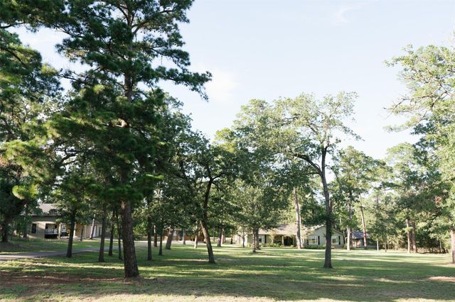 248 JZJ LN, La Grange, TX 78945