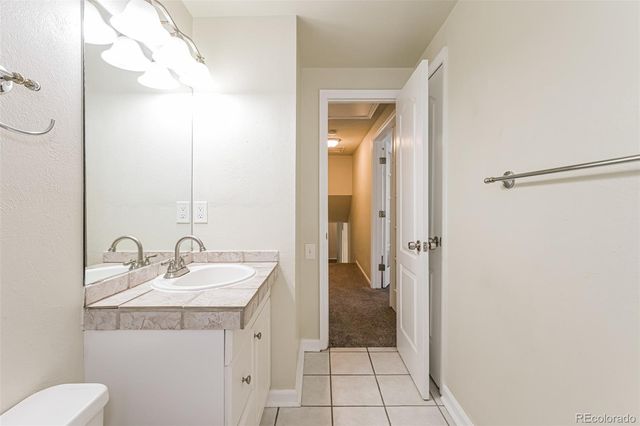 2721 S Salida Way, Aurora, CO 80013