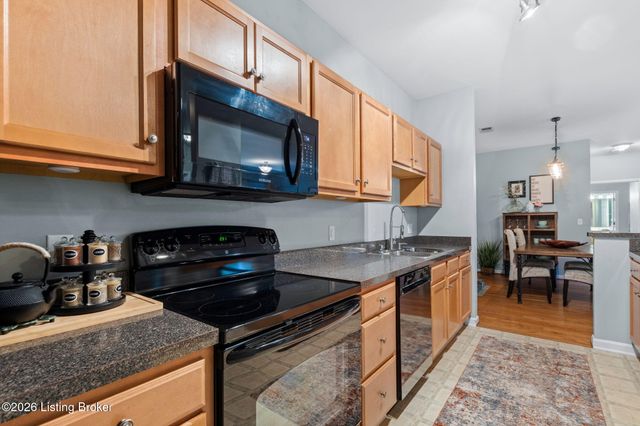 9606 Preston Spring Dr 104, Louisville, KY 40229