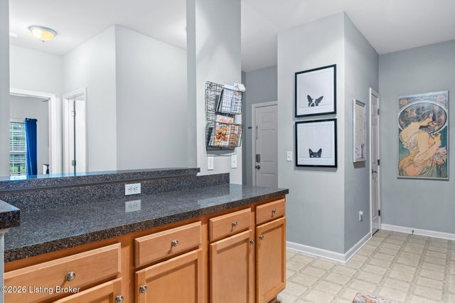 9606 Preston Spring Dr 104, Louisville, KY 40229