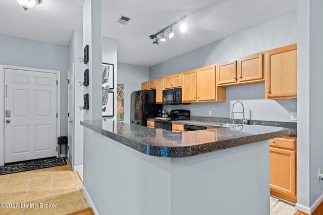 9606 Preston Spring Dr 104, Louisville, KY 40229