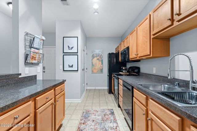 9606 Preston Spring Dr 104, Louisville, KY 40229