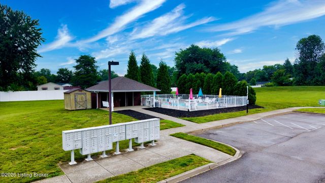 9606 Preston Spring Dr 104, Louisville, KY 40229