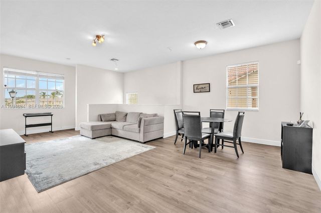 9075 Preston Place 9075, Tamarac, FL 33321