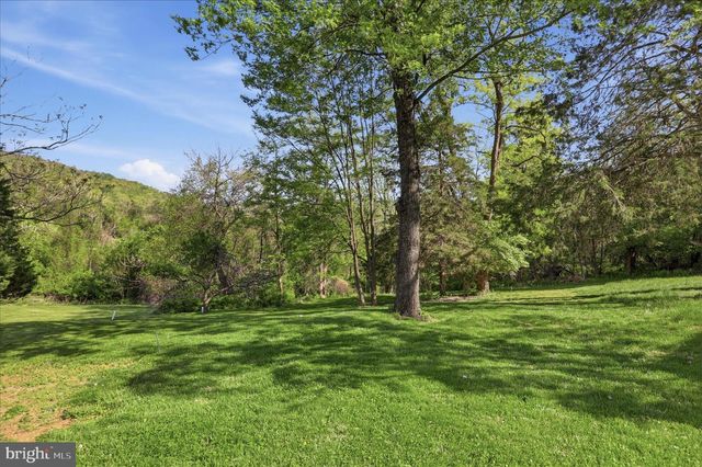 380 GRANNY SMITH RD, Linden, VA 22642